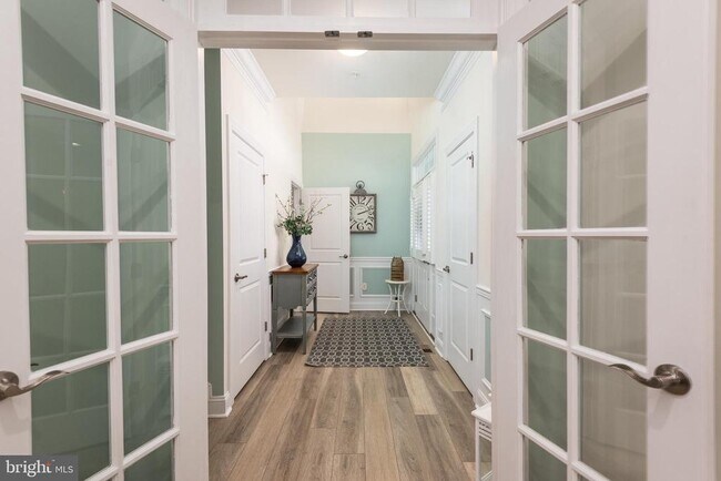 Building Photo - 858 Moorings Cir