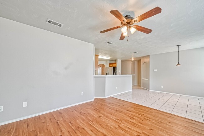 Building Photo - 758 Brushy Glen Dr