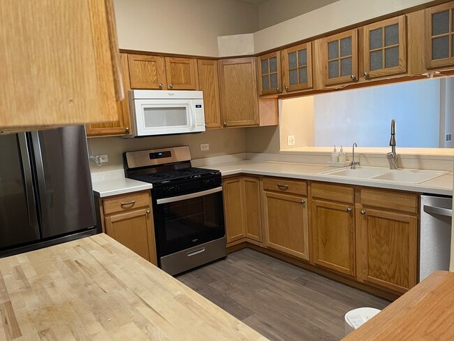 Building Photo - 2617 Carrolwood Rd