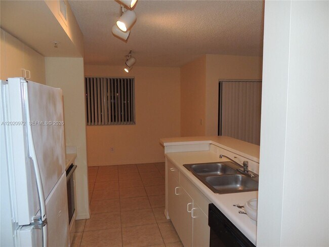 Building Photo - 2600 S University Dr