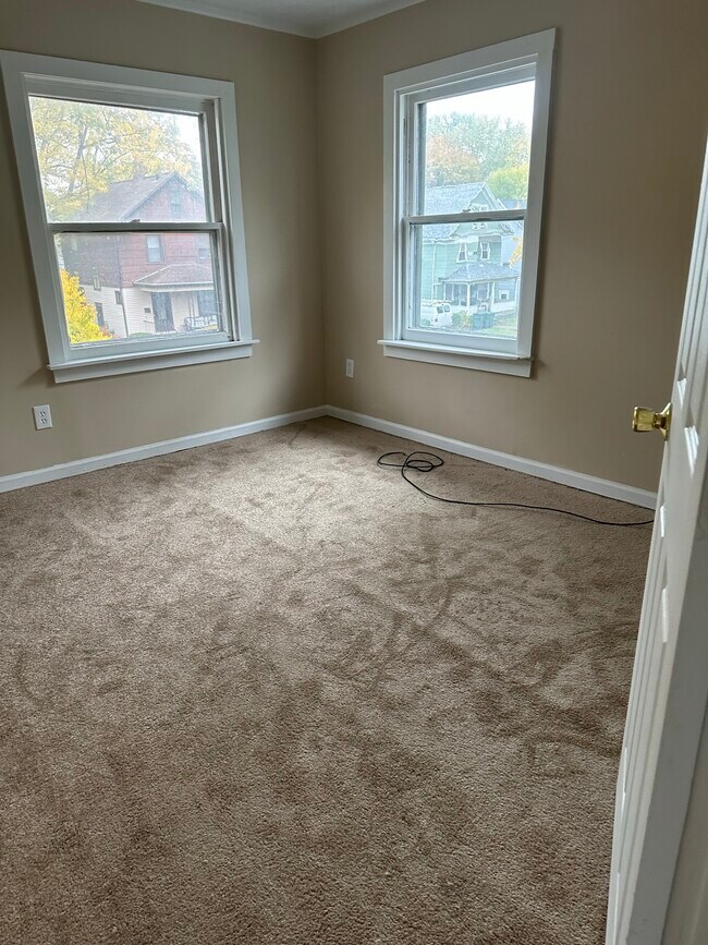 Building Photo - 297 Cedarwood Ter