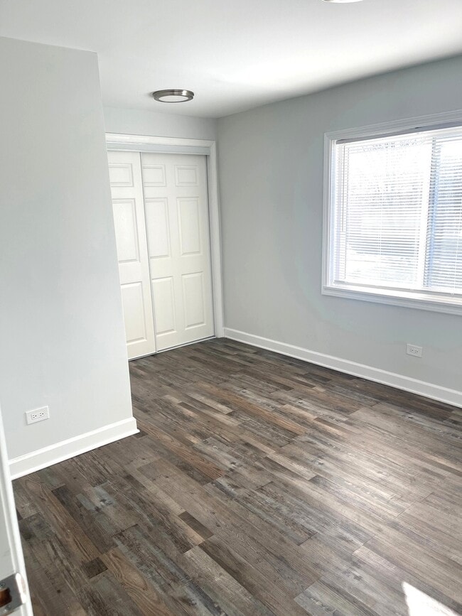 Building Photo - 287 8th St