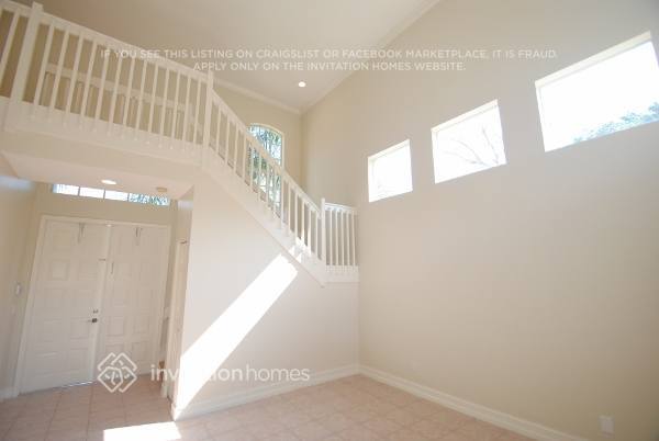 Building Photo - 5700 NW 62nd Manor