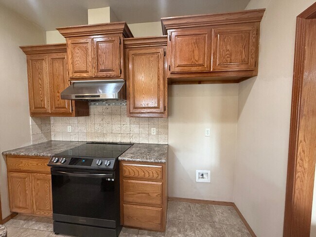 Building Photo - 616 Morningside Dr