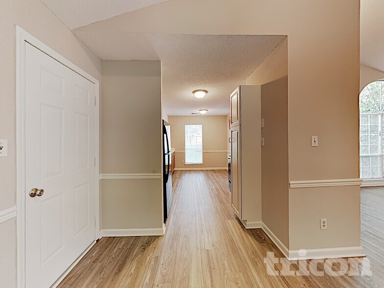 Building Photo - 5513 Southminster Ln