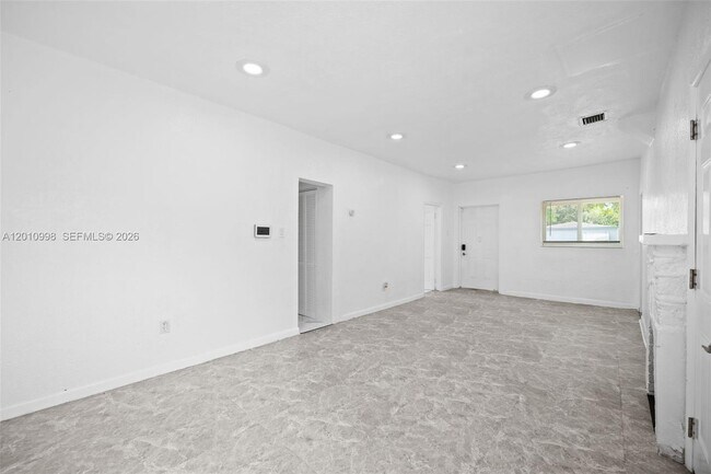 Building Photo - 1199 NW 121st St