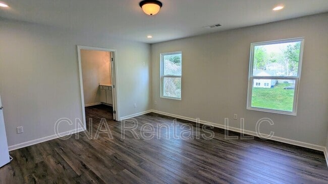 Building Photo - 2367 Summit Ave NW