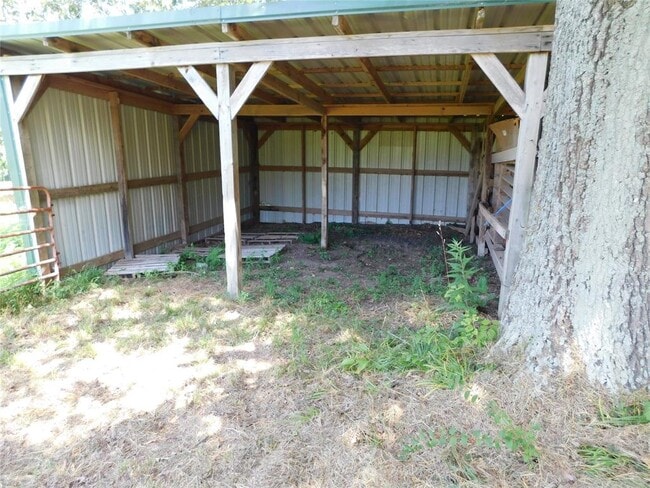 Building Photo - 1465 Country Rd