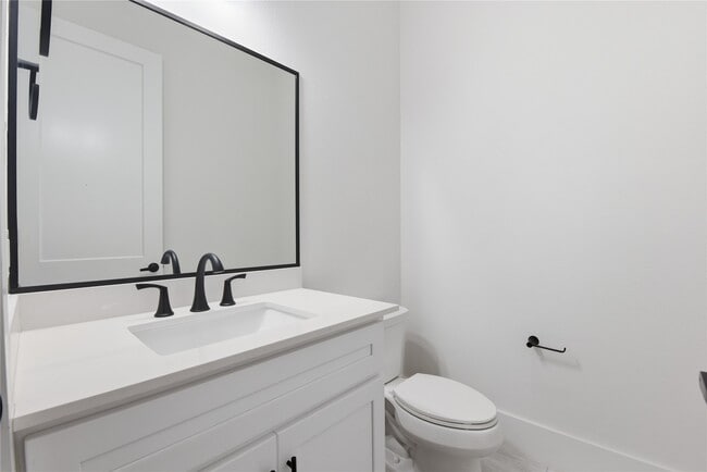 Building Photo - 1243 W 23rd St