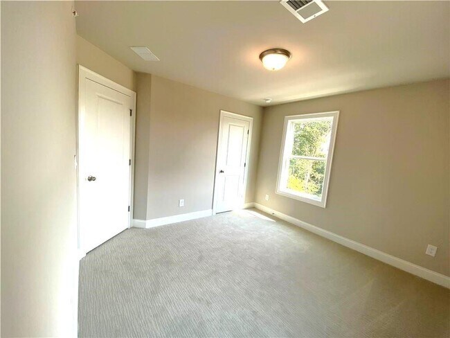 Building Photo - 912 Sweetwater Grove