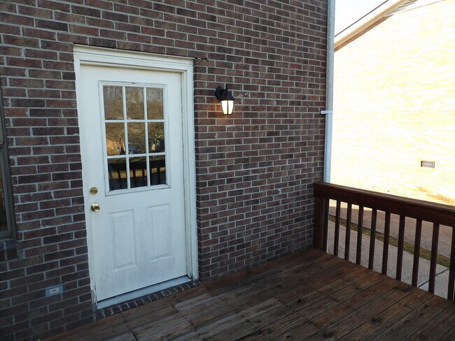 Building Photo - 65 Ashwood Ct