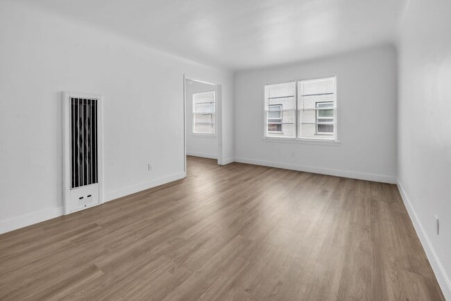 Building Photo - 3207 2nd St