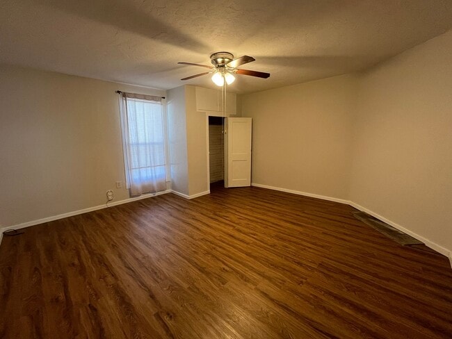 Building Photo - Charming 2 Bedroom  "Century Home" near do...