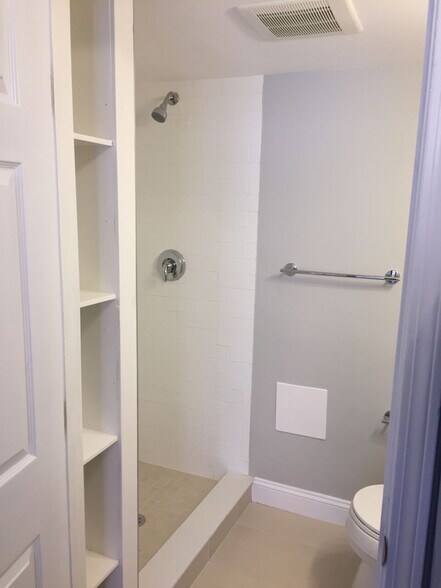 Building Photo - 14 Symphony Rd