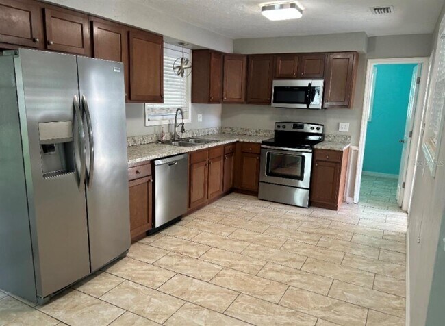 Building Photo - 1431 SE 42nd Pl