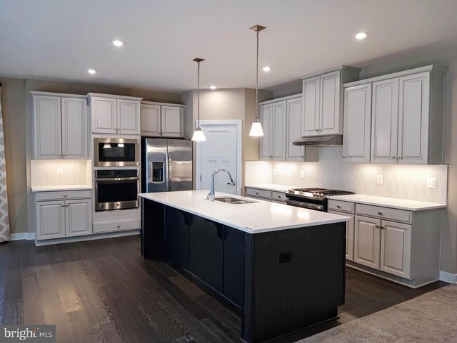 Building Photo - 116 Elmsley Ln