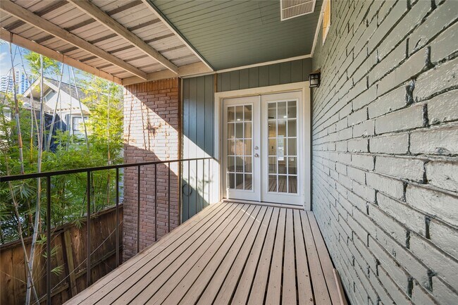 Building Photo - 705 Harold St