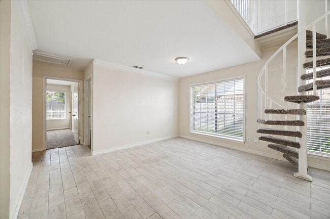 Building Photo - 5715 S Magazine Cir