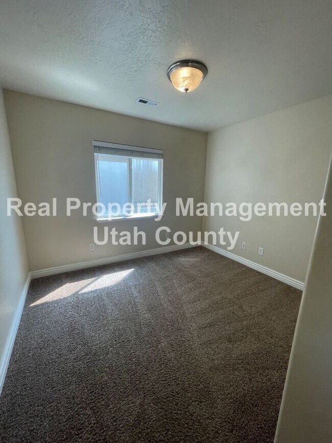Building Photo - 2861 Fox Hunters Loop