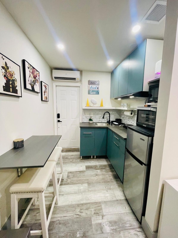 Building Photo - 201 NE 28th Terrace