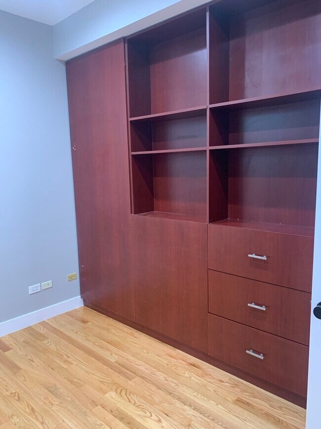 Building Photo - 1303 W Flournoy St