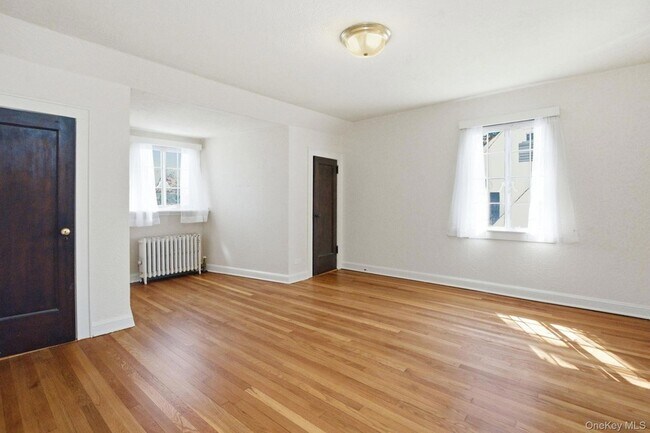 Building Photo - 5 Seymour Pl