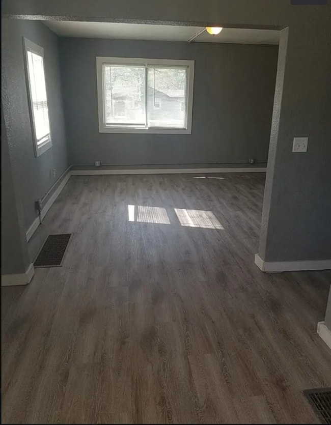 Building Photo - ****COMING SOON**** Charming 2-story home ...