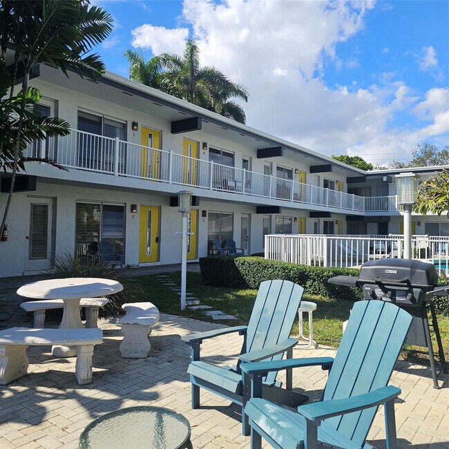 Building Photo - 1354 Bayview Dr