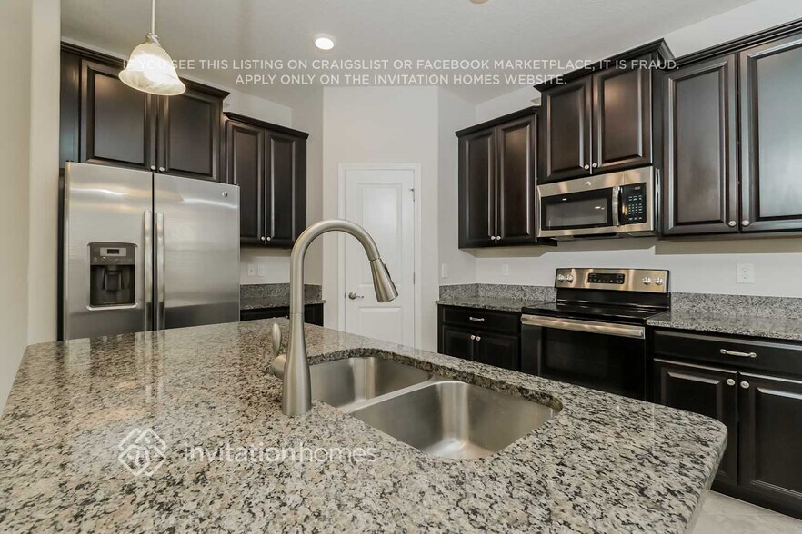 Building Photo - 28432 Pleasant Bay Lp