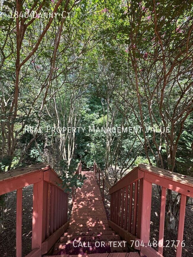 Building Photo - 1840 Danny Ct