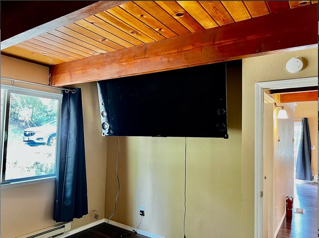 Building Photo - Spacious Twain Harte Sanctuary: Expansive 4-Bedroom Home with Solar Included!
