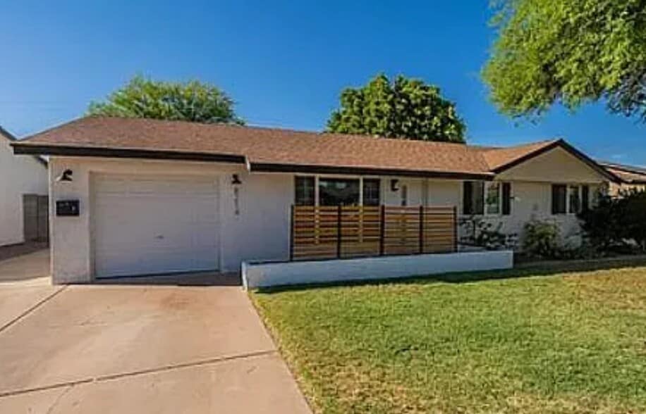 Building Photo - 8214 E Elm Dr