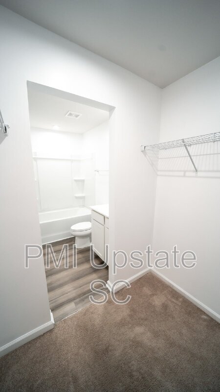 Building Photo - 226 Coldwater Creek Ct