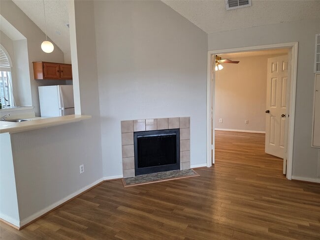 Building Photo - 2300 Old Spanish Trl