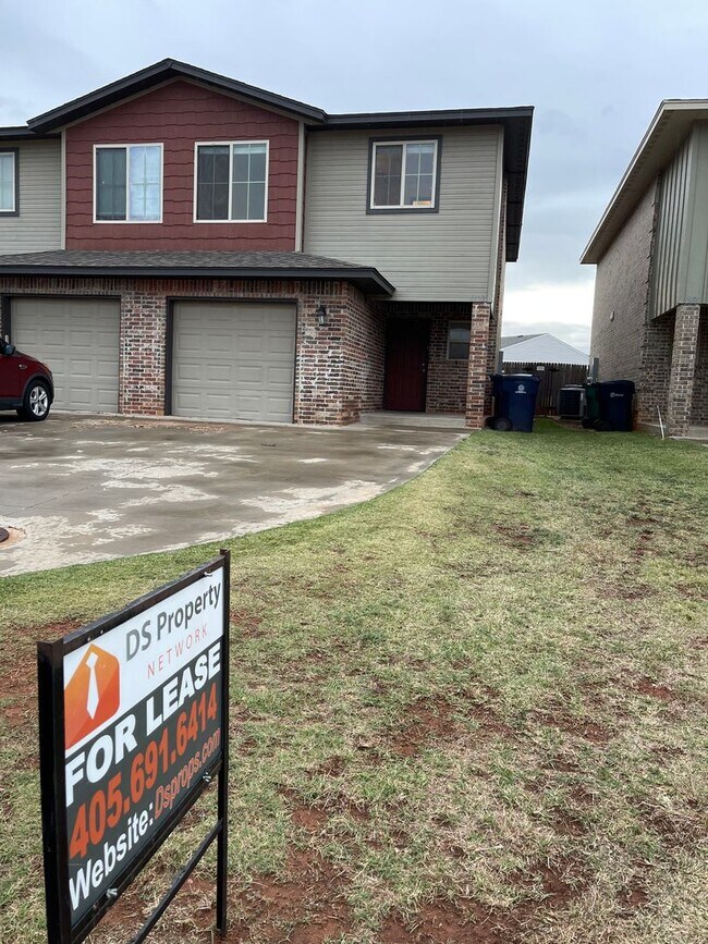 Building Photo - 6923 Mayberry Ln