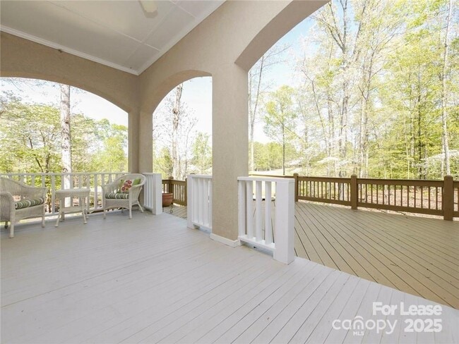 Building Photo - 1025 Spyglass Ln