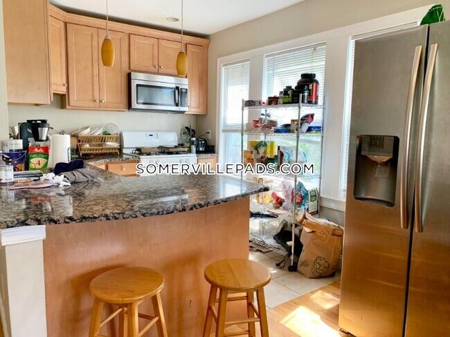 Primary Photo - 27 Fairfax St