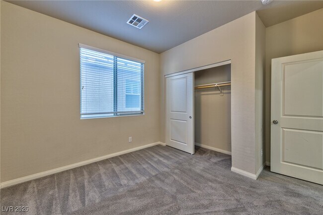 Building Photo - 837 Bogey Fairway Ct