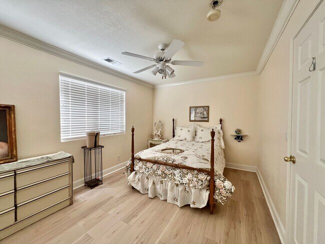 Building Photo - 3-Bedroom Home in a Prime Location!