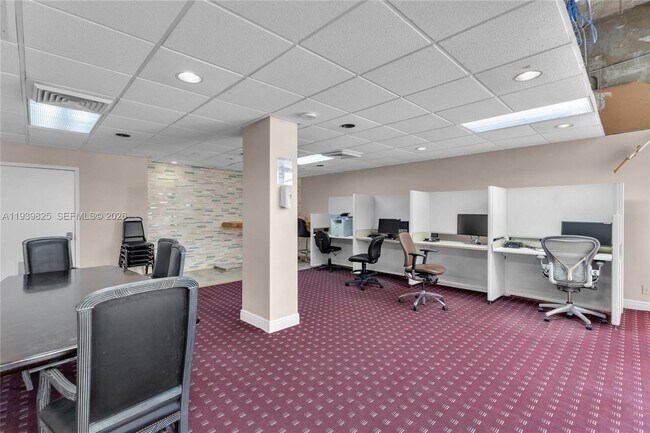 Building Photo - 2201 S Ocean Dr