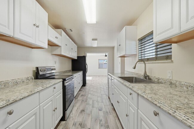Building Photo - 209 E McMurray Blvd