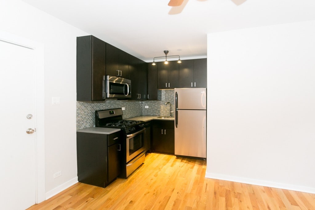 Building Photo - 2402 N Kedzie Blvd