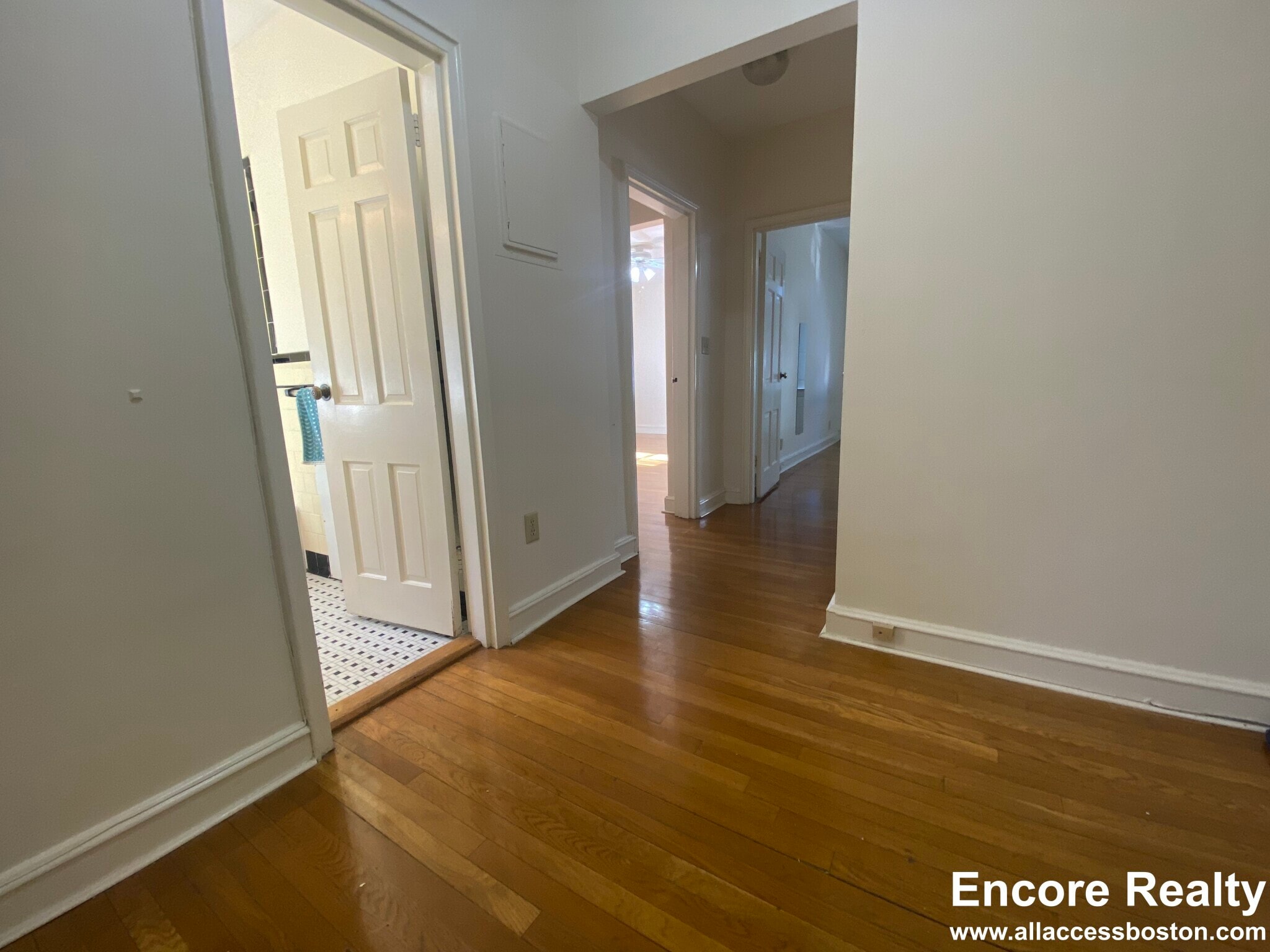 Building Photo - 105 Longwood Ave