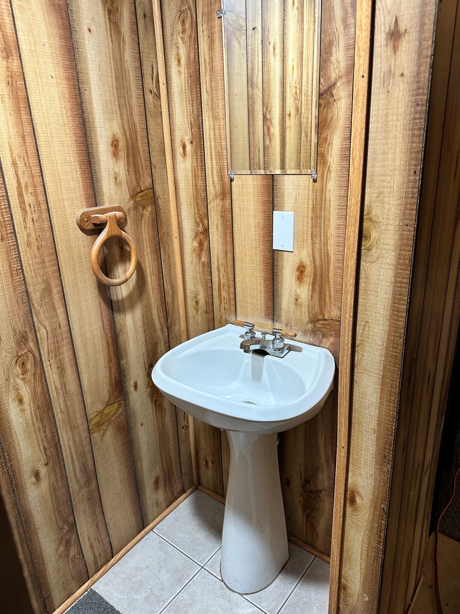 Building Photo - 821 Melbourne St