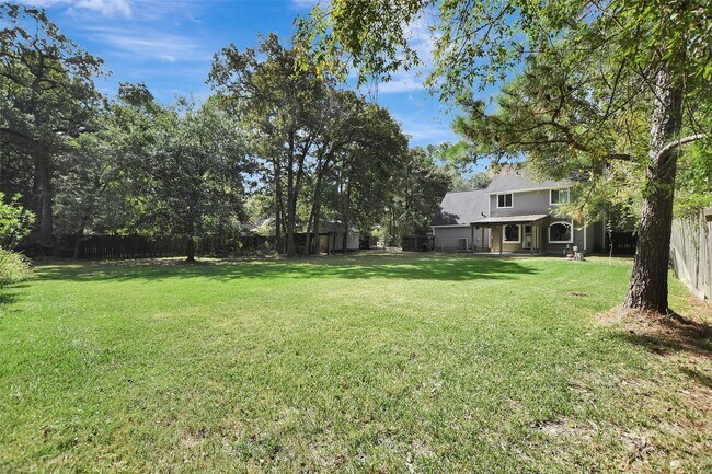 Building Photo - 22806 Lantana Dr