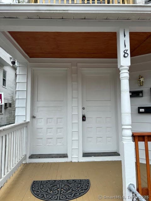Building Photo - 118 E Farm St