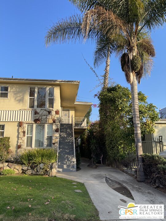 Building Photo - 1416 S Hayworth Ave