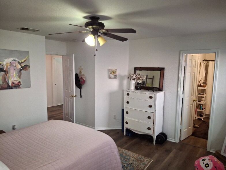 Building Photo - 2014 Mission Eagle