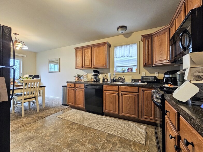 Building Photo - 29 Christy Ct