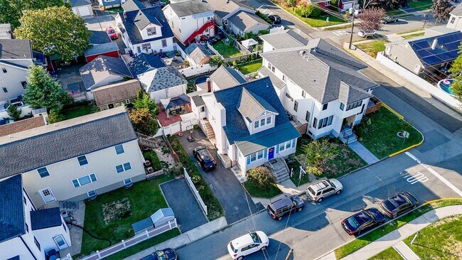 Building Photo - 1041 Stonewall Ln